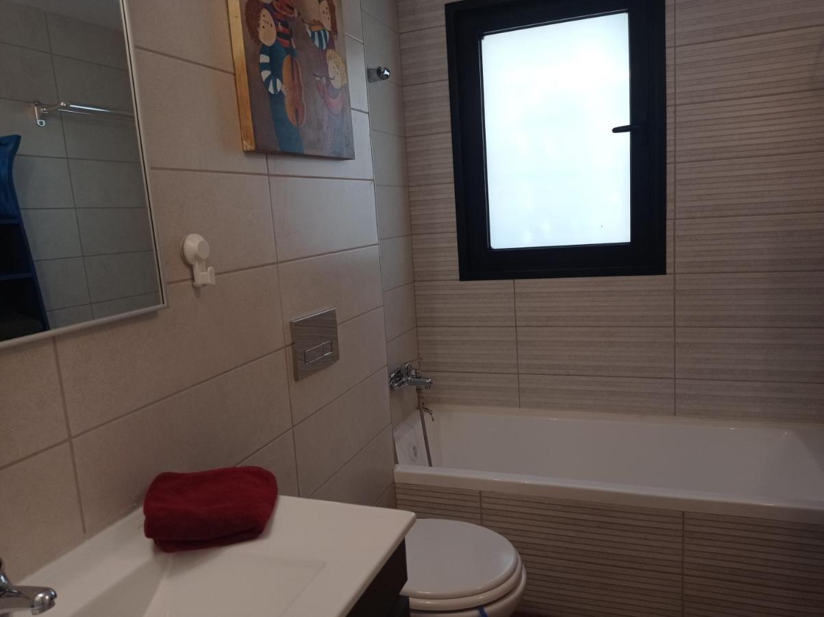 New! Great Location! Vibrant Downtown, Talpiot Market, Flea Market, Carmel Beach, Close To Everywhere Apartment Haifa Ngoại thất bức ảnh
