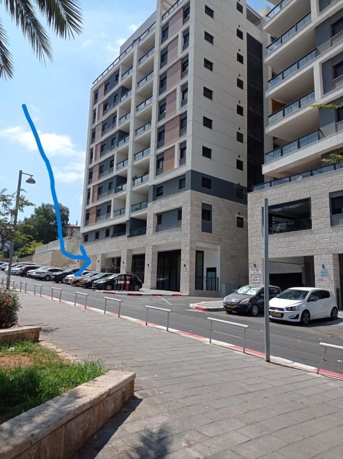 New! Great Location! Vibrant Downtown, Talpiot Market, Flea Market, Carmel Beach, Close To Everywhere Apartment Haifa Ngoại thất bức ảnh