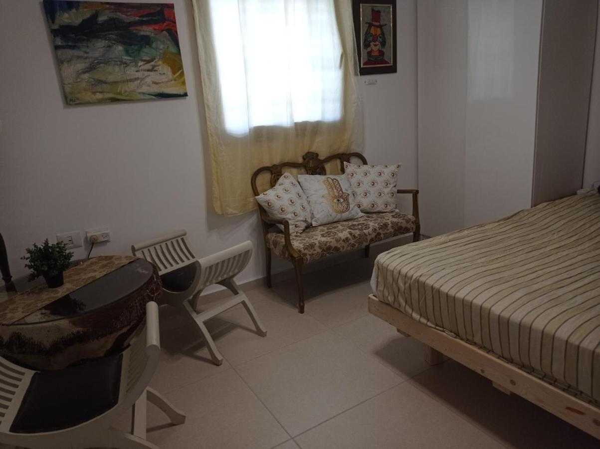 New! Great Location! Vibrant Downtown, Talpiot Market, Flea Market, Carmel Beach, Close To Everywhere Apartment Haifa Ngoại thất bức ảnh