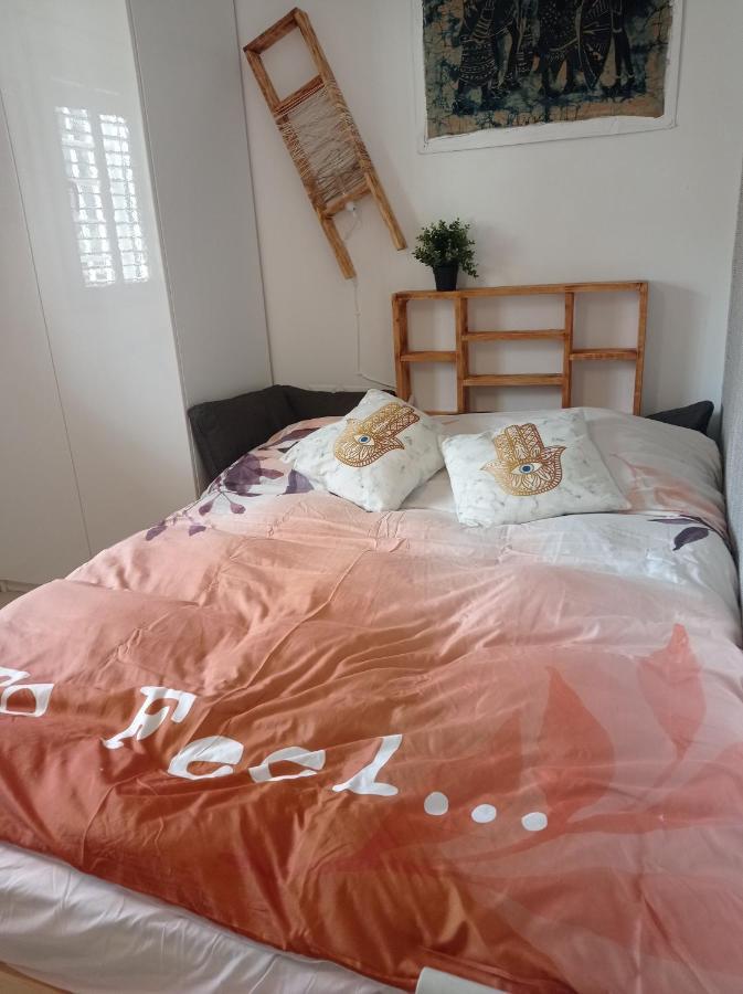 New! Great Location! Vibrant Downtown, Talpiot Market, Flea Market, Carmel Beach, Close To Everywhere Apartment Haifa Ngoại thất bức ảnh